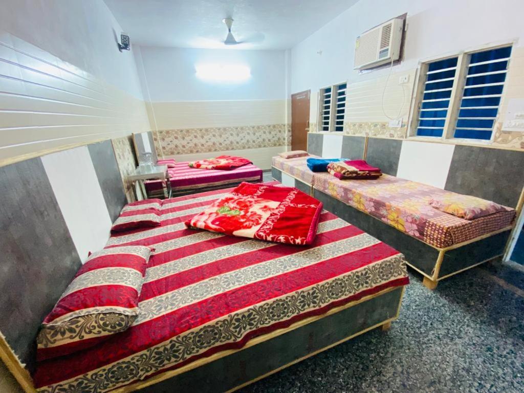 Hotel Hari Ganga - Harkipauri Road Haridwār Extérieur photo