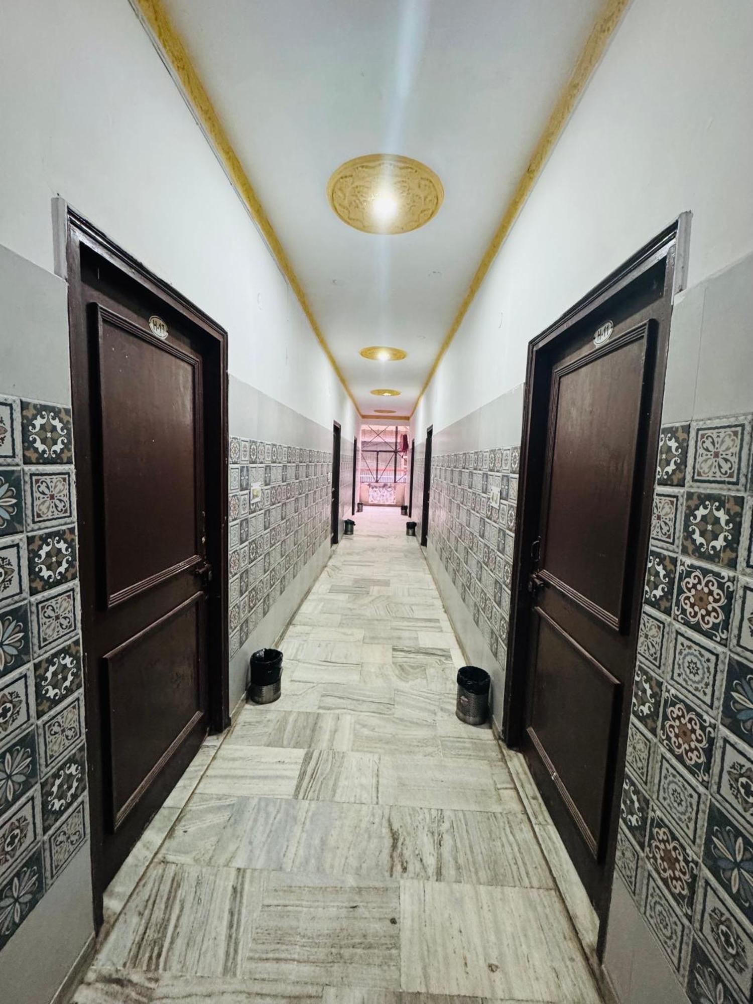 Hotel Hari Ganga - Harkipauri Road Haridwār Extérieur photo